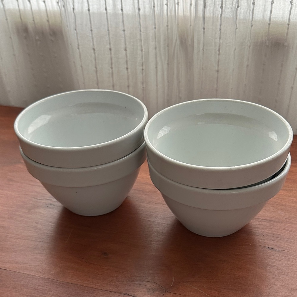 Pier 1 vintage White Ceramic Bowl Set of 4